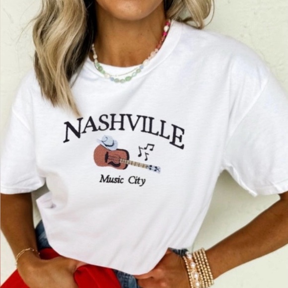 Tops - White Nashville Graphic T-Shirt ✨NEW